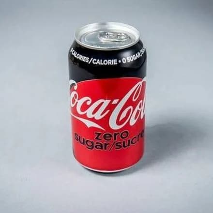 Dezelfde cola, zonder suiker. Blikje van 33 cl.