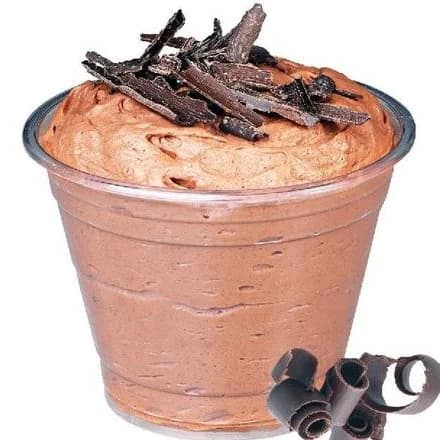 Donkere chocolademousse, luchtig opgeklopt. Klein potje, veel chocolade.