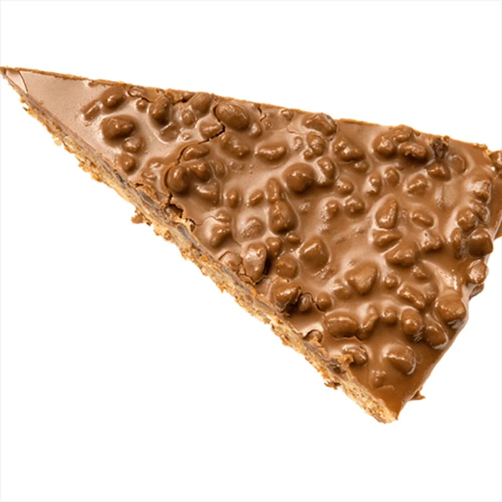 Daimtaart met karamel en stukjes knapperige amandel. Zoet, en dan nog wat zoeter.